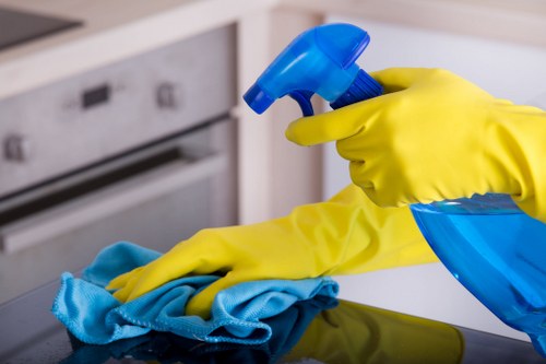 Oven cleaner in Brentford restoring a range cooker